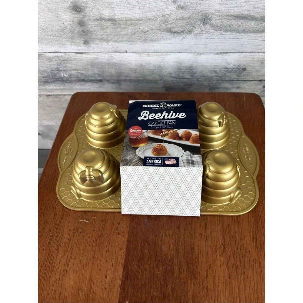 Nordic Ware platinum Collection Beehive Cakelet Pan Cast Aluminum 3 Cup Gold